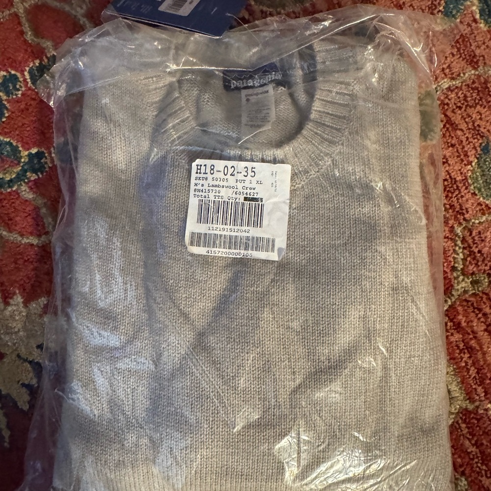 Patagonia Men's Light Gray Crewneck Sweater